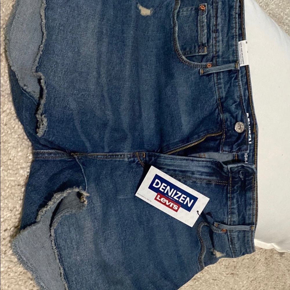 Levi’s Shorts - BRAND NEW